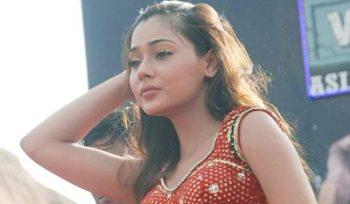 Sara Khan sings the title track of her Pak TV show