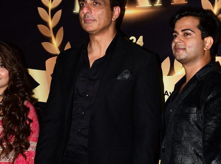 Sonu Sood, Garuda Ram & Other Celebs Present At Biaa 2024 “Bollywood Iconic Achievements Awards 2024