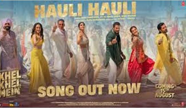 Pragya Jaiswalat the song launch of song Hauli hauli of film Khel Khel Mein