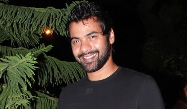 Shabbir Ahluwalia mobbed by fans in Toronto!