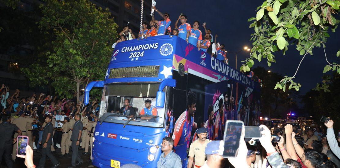 Team India At Marine Drive–Photos