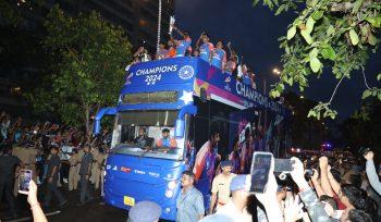 Team India At Marine Drive–Photos