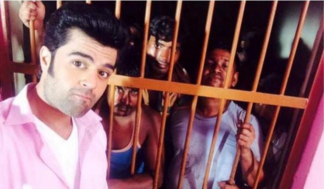 Manish Paul’s selfie with real prisoners…