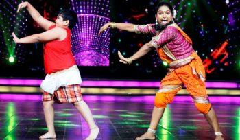 TV stars shake a leg with Super Moms!