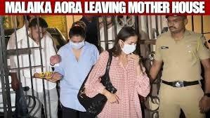 Malaika Arora, Arjun Kapoor, Kareena Kapoor and Amrita Arora leaving from Malaika’s mother house.