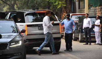 A Heartfelt Goodbye: Industry Members Visit Dharmendra Ji’s Home to Offer Their Respects A Heartfelt Goodbye: Industry Members Visit Dharmendra Ji’s Home to Offer Their Respects