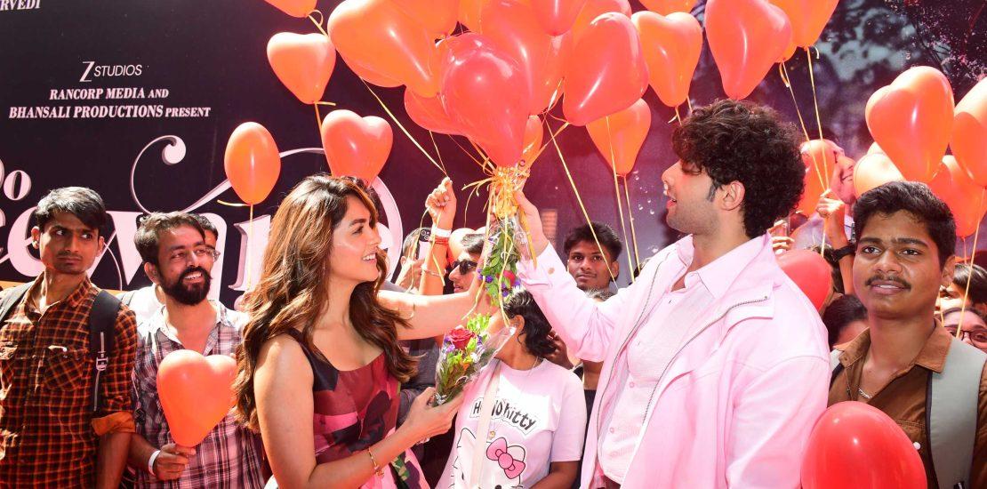 Two stars, one frame — Mrunal Thakur & Siddhant Chaturvedi serving pure magic.