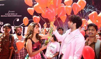 Two stars, one frame — Mrunal Thakur & Siddhant Chaturvedi serving pure magic.