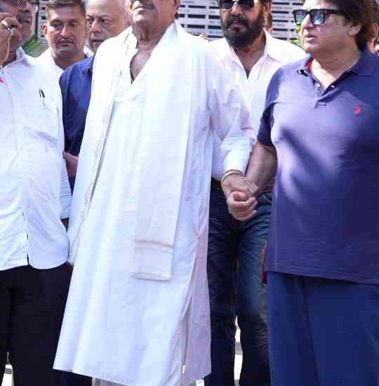Family & friends attend Pahlaj Nihalani’s funeral